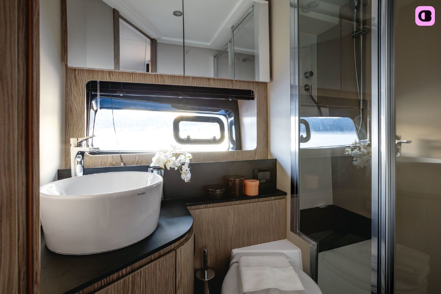 Bateau à moteur Azimut Atlantis 45 2cv 6