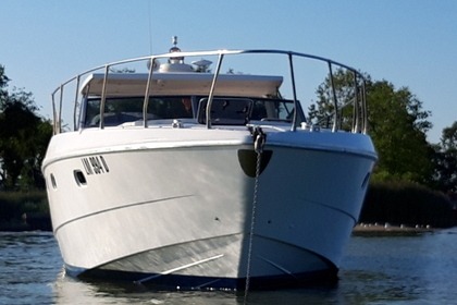 Noleggio Yacht a motore Ferretti ALTURA 52 Casale sul Sile