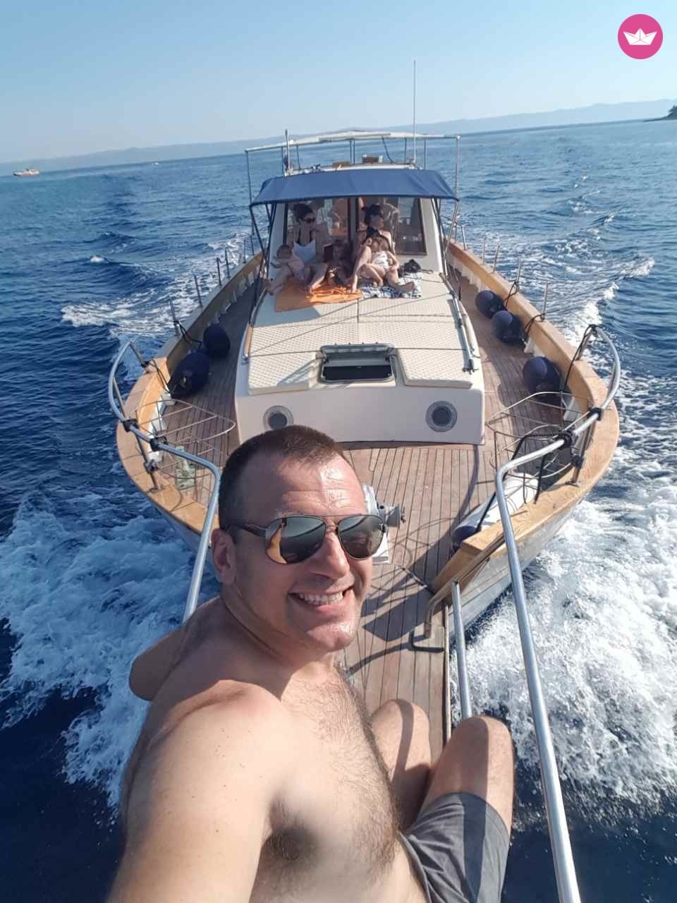 Motorboat Traitional Croatian Boat Leut Vagabundo for hire