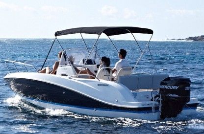 Charter Motorboat Quicksilver Sundeck Marseille