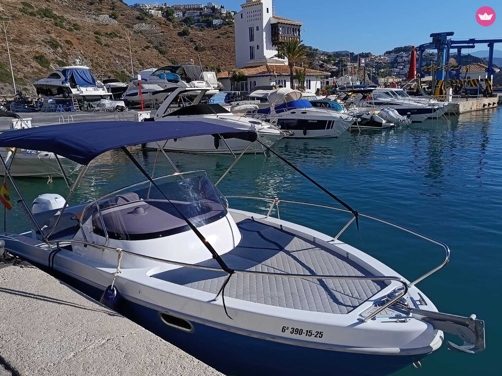 Bateau à moteur Saver 660 WA 140cv 2