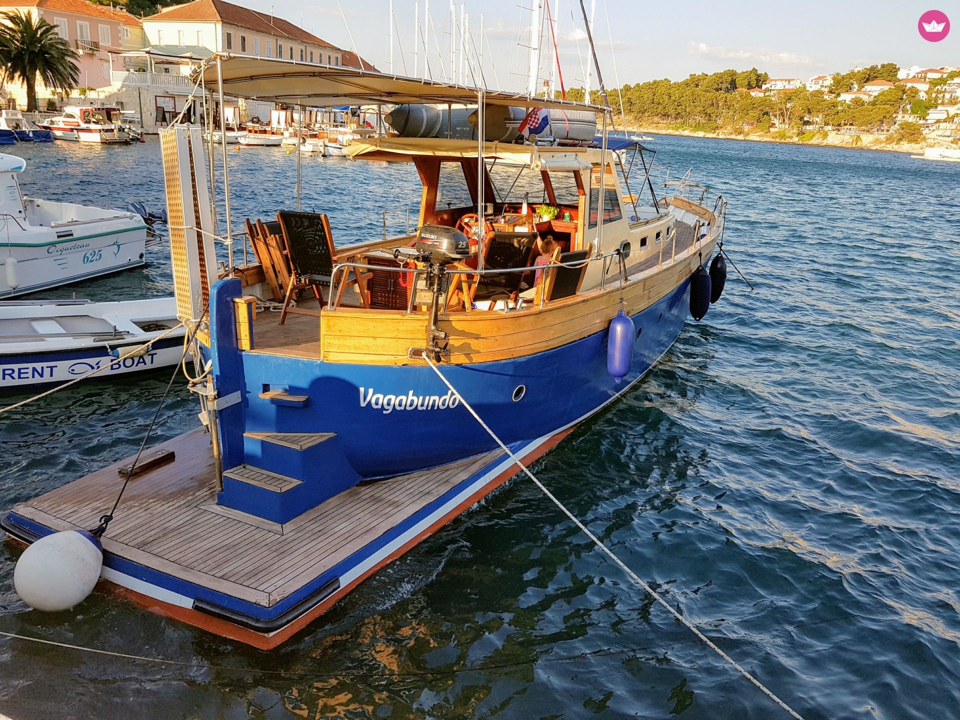 Motorboat Traitional Croatian Boat Leut Vagabundo  
