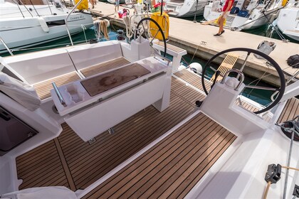 Noleggio Barca a vela Bénéteau Oceanis 35.1 Spalato