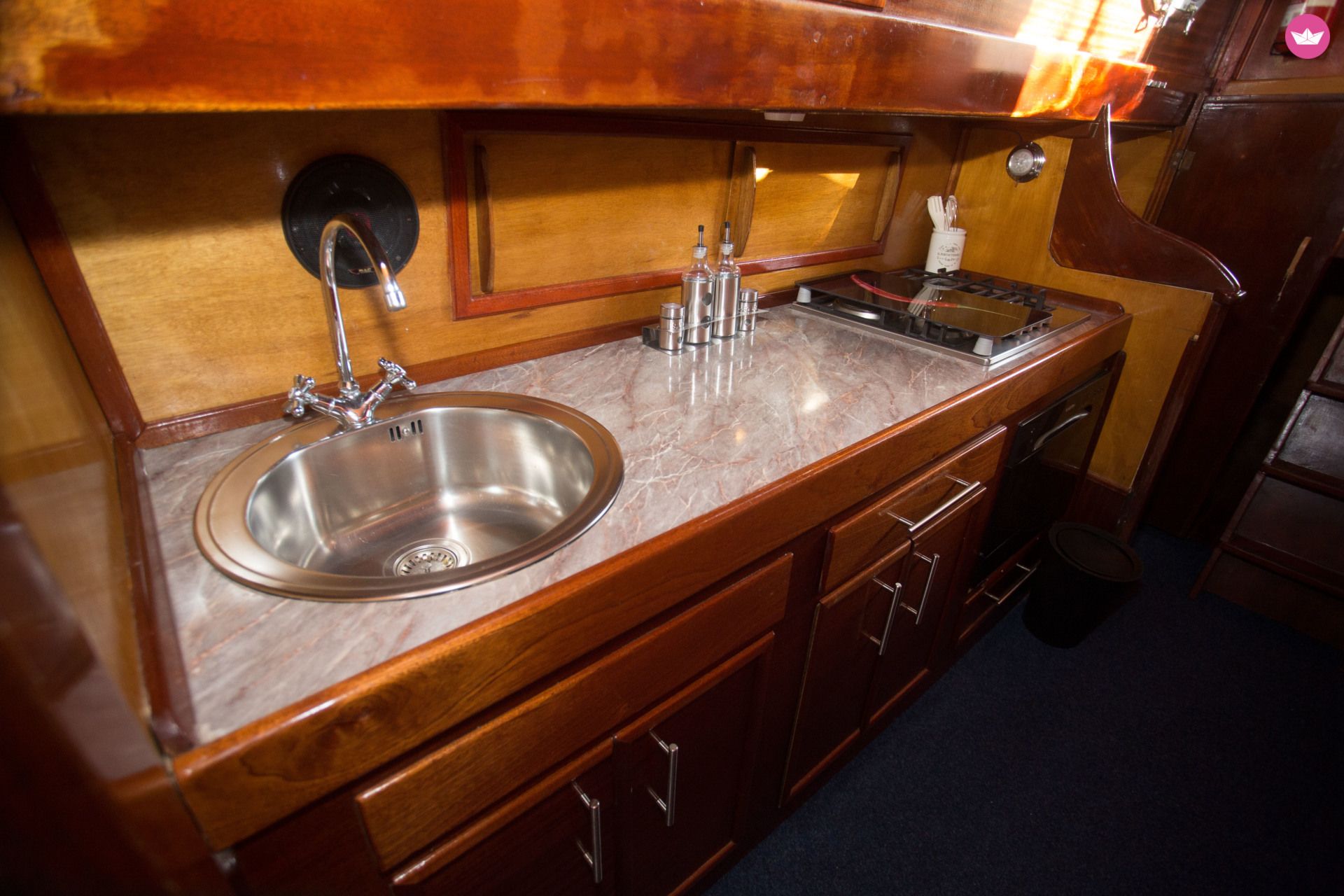 Traitional Croatian Boat Leut Vagabundo in Split for hire