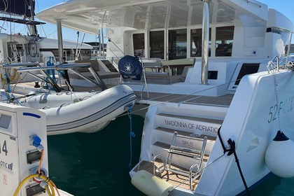 Location Catamaran Lagoon-Bénéteau Lagoon 52 F - 6 + 2 cab. Trogir