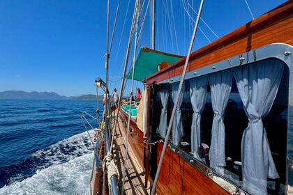 Traditional Yacht Experience · Cruise in Athens