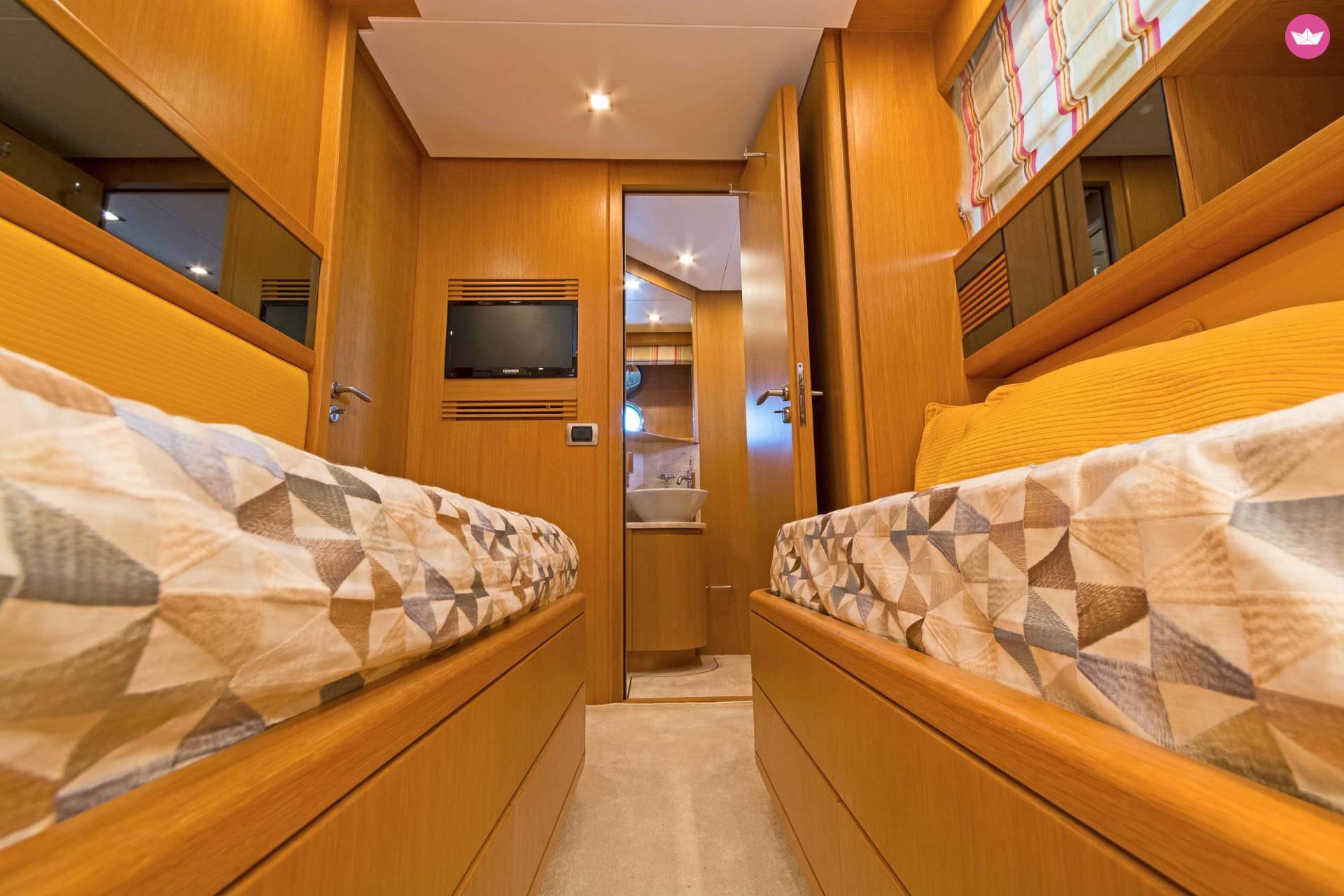 Charter motorboat in Athens  