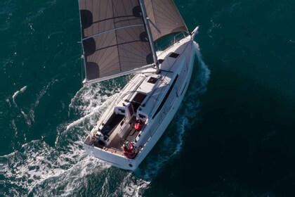 Charter Sailboat Jeanneau Sun Odyssey 380 Palma de Mallorca