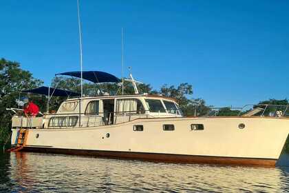 Sail into Elegance: Unforgettable Yachting Experience on the Río de la Plata and Delta del Paraná