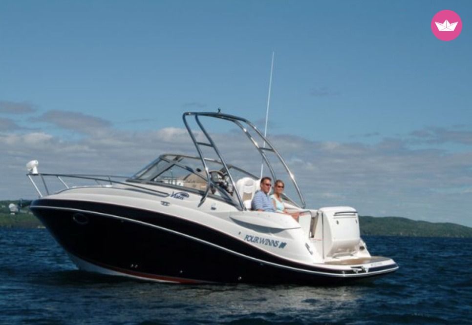 Motorboat Four Winns 258 Vista for rental