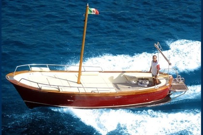 Rental Motorboat Gozzo 7.4m Marina del Cantone