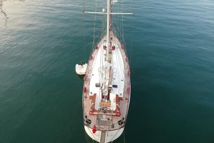 O cruzeiro à vela para as Ilhas Eólias