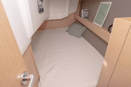 Disfruta alquilando este fantástico Beneteau Oceanis 30.1 Nuevo a Estrenar!