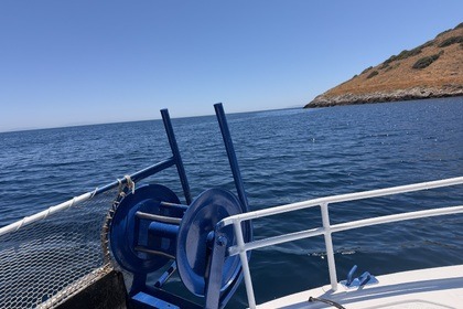 Hyra båt Motorbåt Traditinal Greek Kaiki Limín Mesoyaías