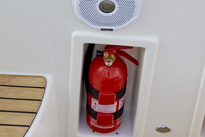 Quicksilver Activ 875 Sundeck 11 человек + 1 шкипер