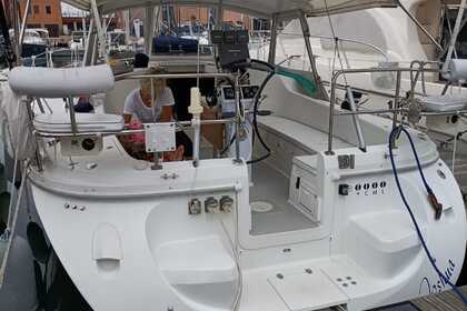 Noleggio Barca a vela Catalina yachts 350 MKII Loano