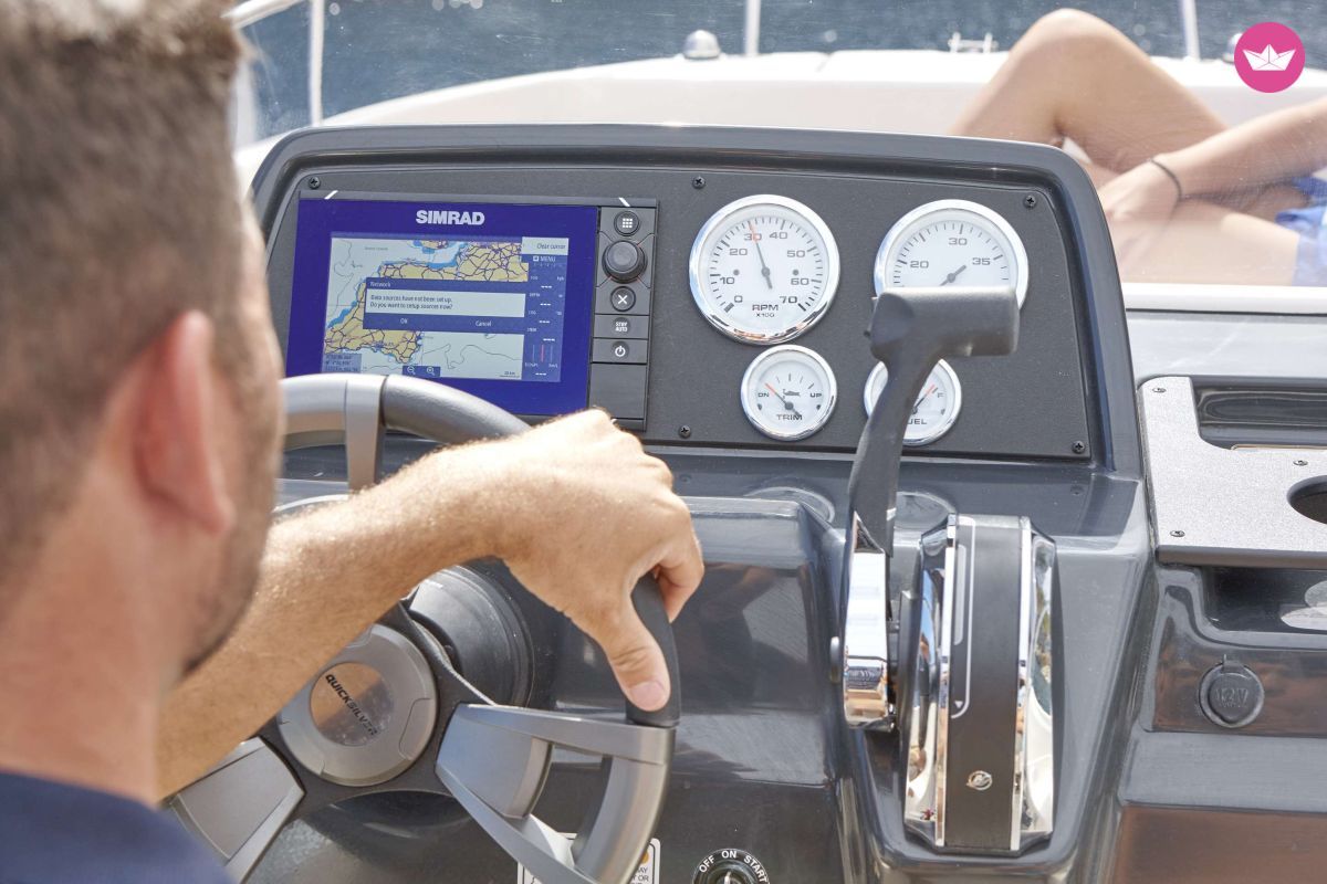 Quicksilver Activ 555 Open in Split  