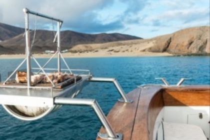 Custom yatch 50 feet