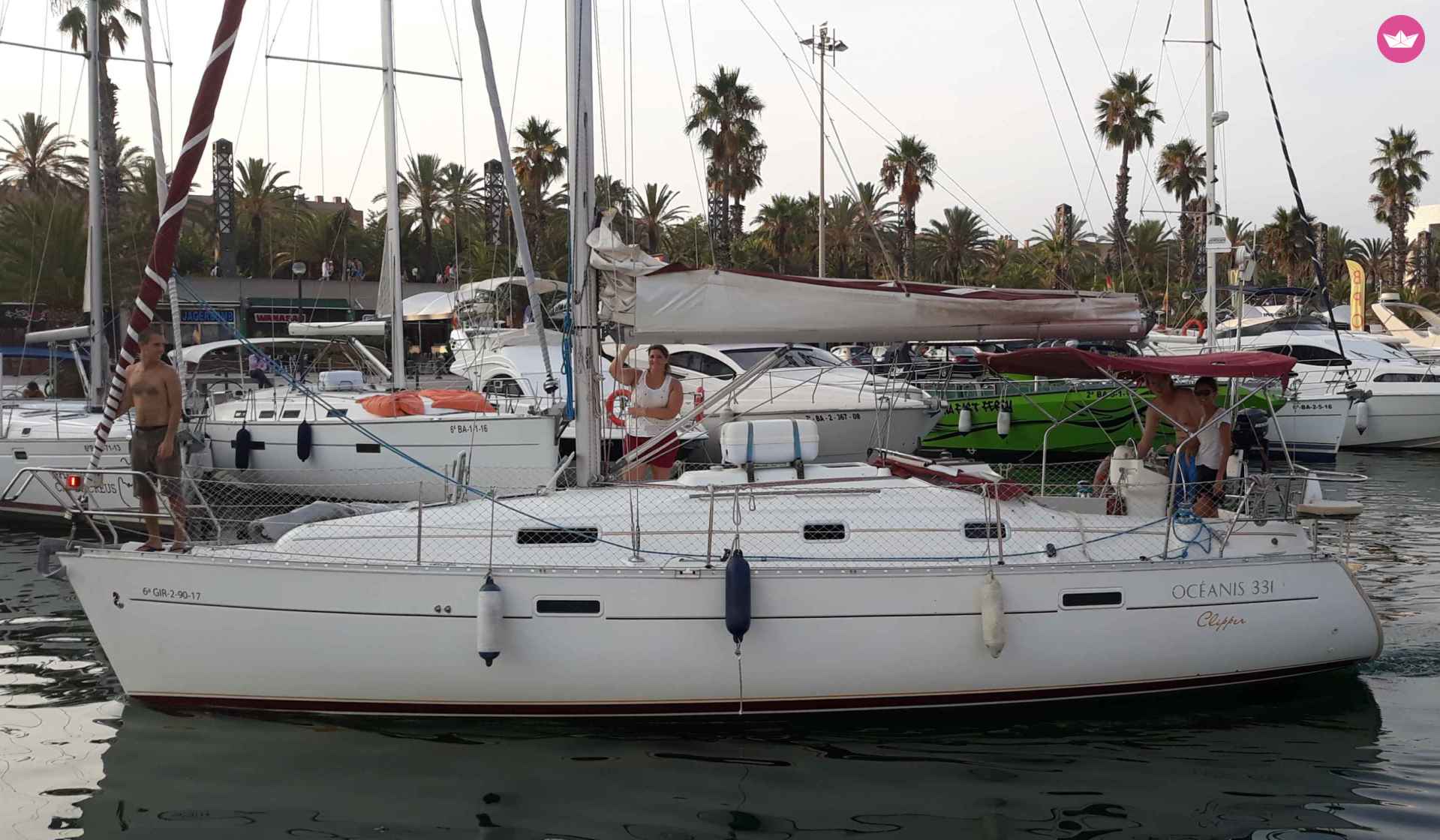 Beneteau Oceanis Clipper 331 in Barcelona for hire