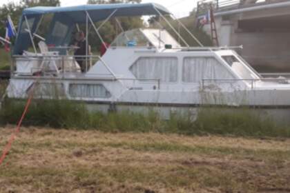Charter Motorboat beachcraft Vedette Hollandaise Roanne