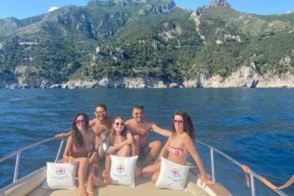 Amalfi Coast Tour - GOZZO MOTOR BOAT  27 FT