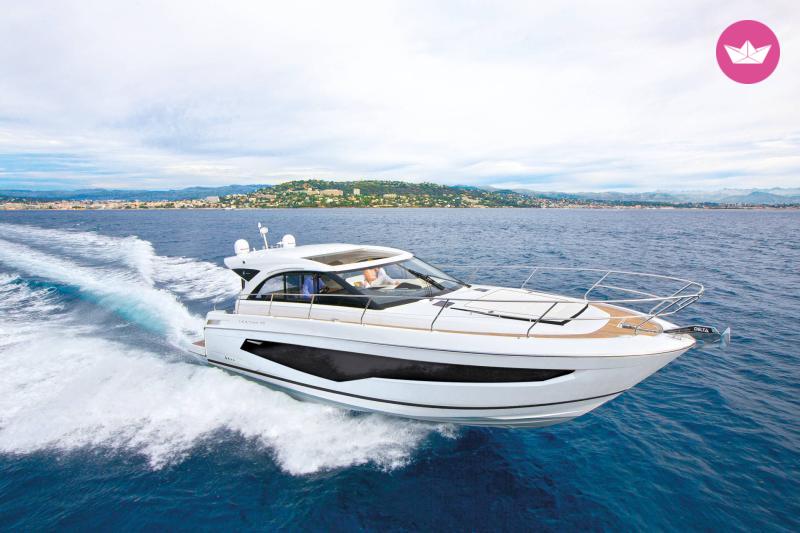 Bateau à moteur Jeanneau Leader 46 870cv