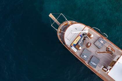 CLASSIC YACHT GALLANT