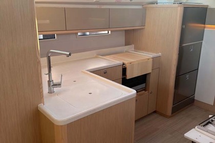 Rental Sailboat Bavaria Yachtbau Bavaria Voyager 45 Marina Hramina