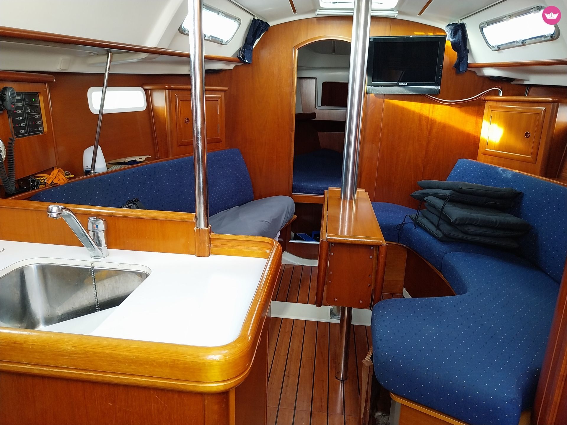 Voilier Beneteau OCEANIS 331 10m 6