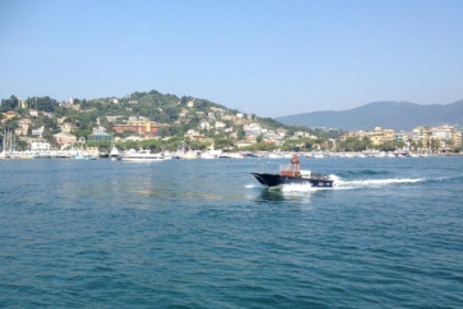 Noleggio Barca senza patente  Boston Whaler Boston 17 Rapallo