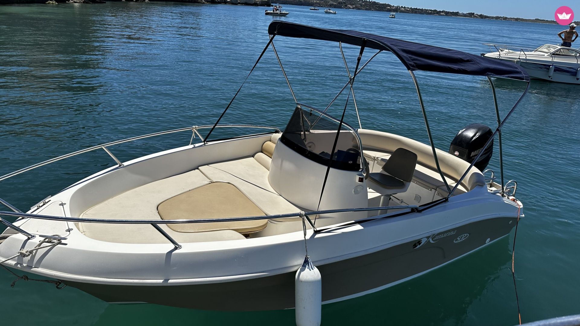 Bateau à moteur