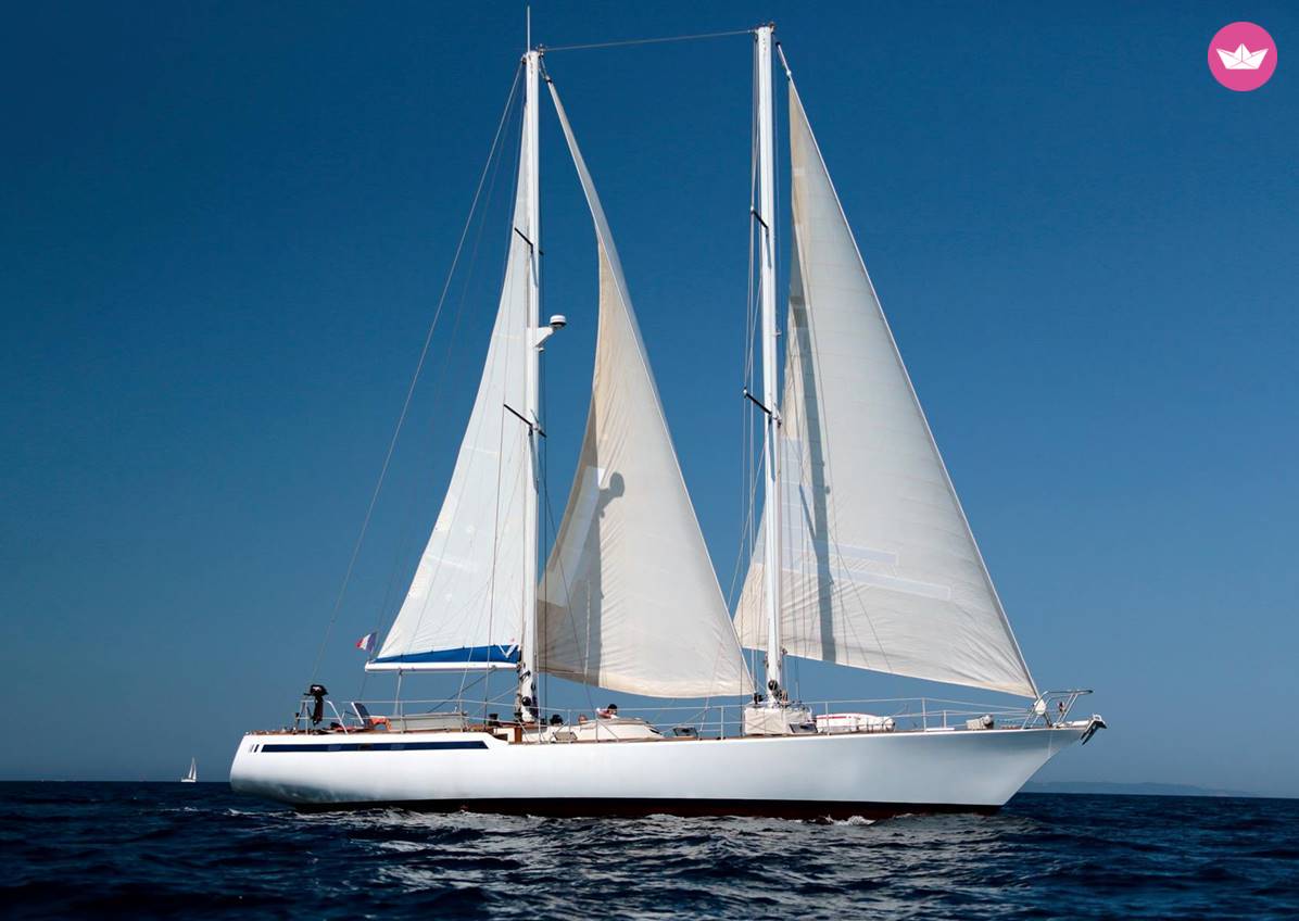 Charter sailboat in Bonifacio  