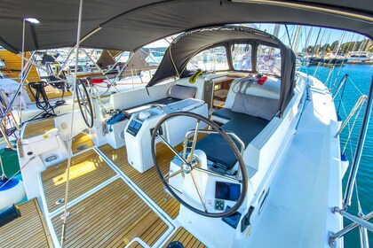 Location Voilier Jeanneau Sun Odyssey 440 - 4 cab. Pula