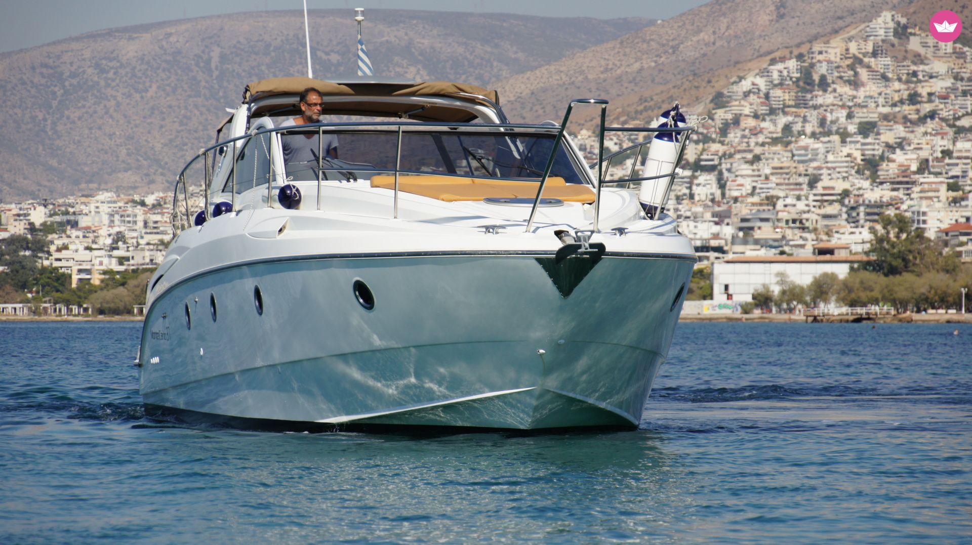 Motorboat Beneteau Monte Carlo 37  