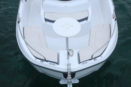 Beneteau Flyer 6.6m SpaceDeck For Rent With Skipper (10 Person Speed Boat)