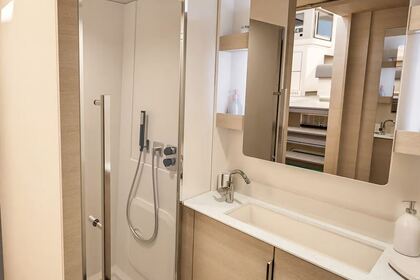 Чартер Катамаран Fountaine Pajot Fountaine Pajot FP 44 Quatuor ELECTRIC - 4 + 1 cab Трогир