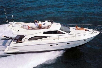 Hyra båt Motorbåt Ferreti 48 Mykonos