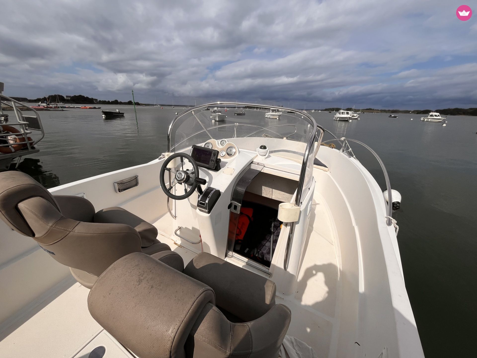 Bateau à moteur Delphia yacht QuickSilver 635 commander 150cv 6