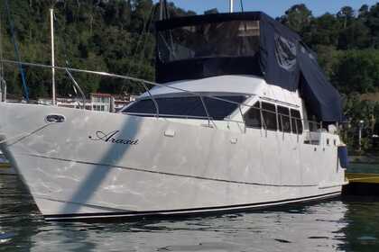 Miete Motorboot Bruce Roberts Trawler Salvador