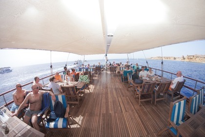 **Pirates Luxury Cruise – Ras Mohammed & White Island** €110/person