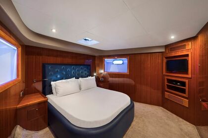 Dubai Marine 88' - Charter VIP all inclusive