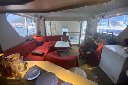 Rental Motorboat SEA RAY 550 SEDAN BRIDGE Le Lamentin