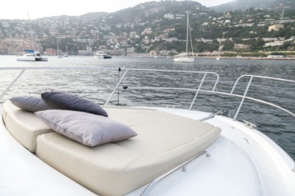 Noleggio Barca a motore Jeanneau 2022 - Prestige 32 "Flybridge" Nizza