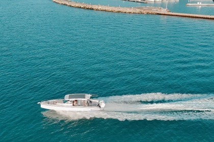Charter Motorboat Axopar 37 Marigot