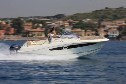Charter Motorboat Jeanneau Cap Camarat 8.5 La Forêt-Fouesnant