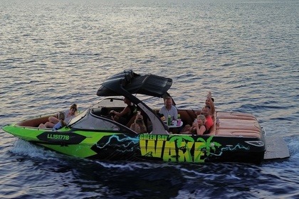 Private Boat Trip Malibu Wakesetter
