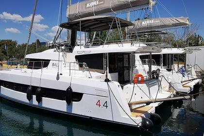 Hyra båt Katamaran Catana Group Bali 4.4 - 4 + 1 cab. Alimos