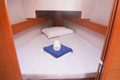 Rental Sailboat JEANNEAU SUN ODYSSEY 33I Skopelos