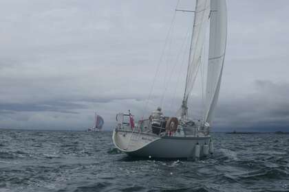Hire Sailboat Beneteau Oceanis 351 Arzal