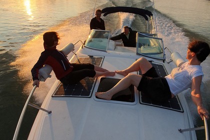 Miete Motorboot Searay Sundancer 260 Wien